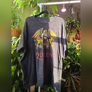 Gray Queen Band Tshirt